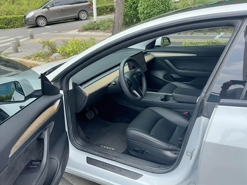 Tesla Model 3 — фото 3