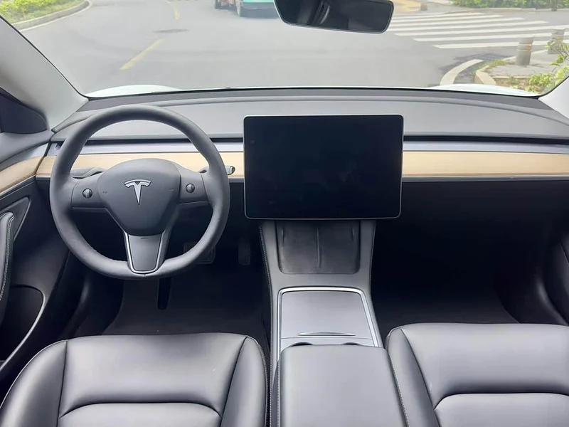 Tesla Model 3 — фото 4