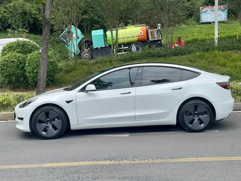 Tesla Model 3 — фото 6