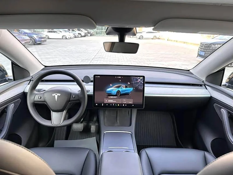 Tesla Model Y — фото 4