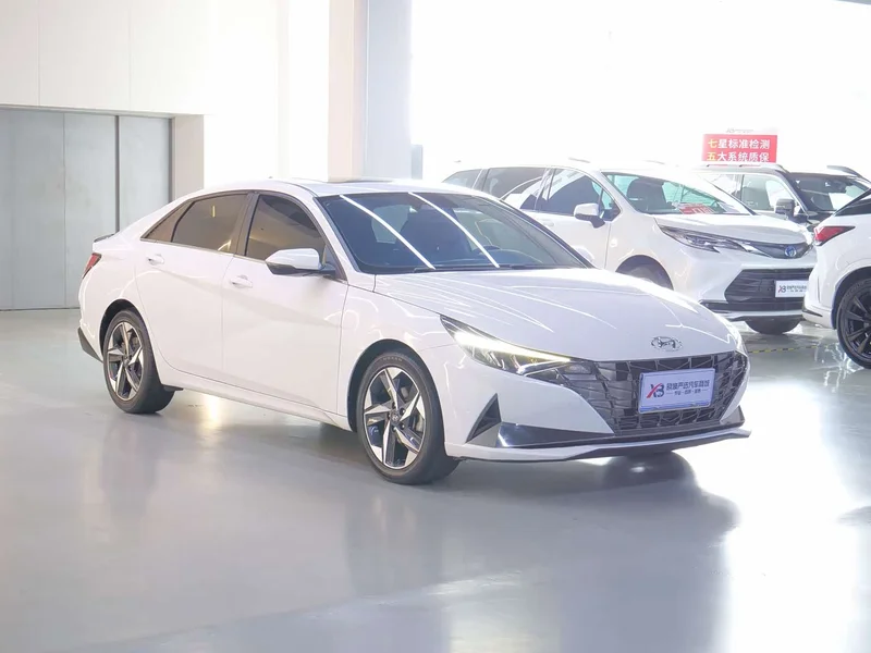 Hyundai Elantra — фото 3