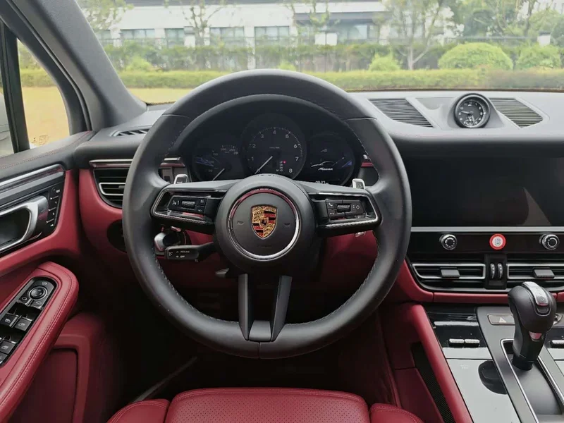 Porsche Macan — фото 13