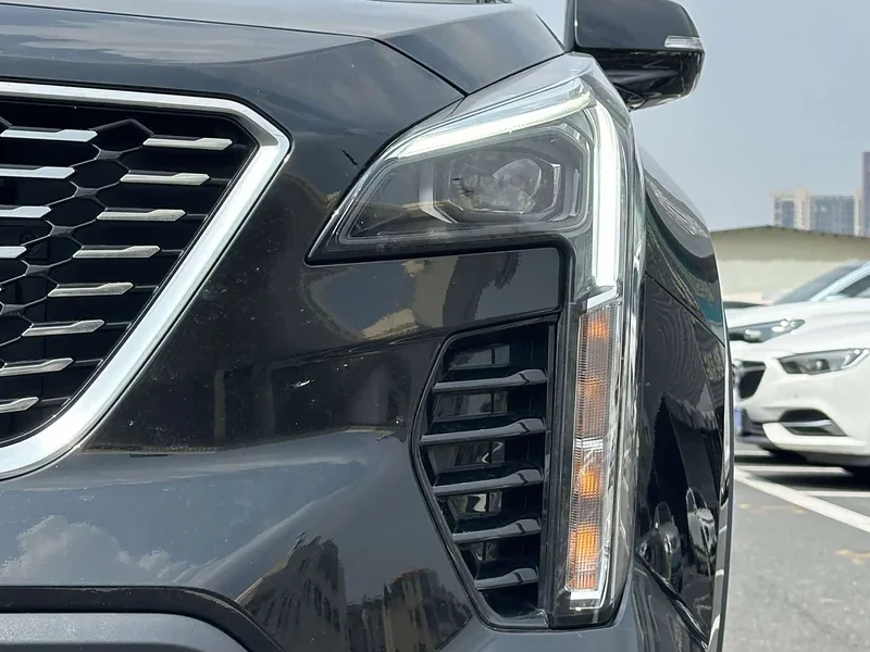 Cadillac XT4 — фото 11