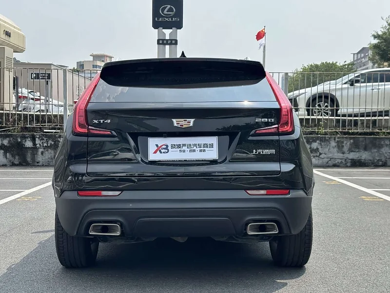 Cadillac XT4 — фото 7