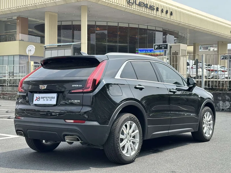 Cadillac XT4 — фото 10