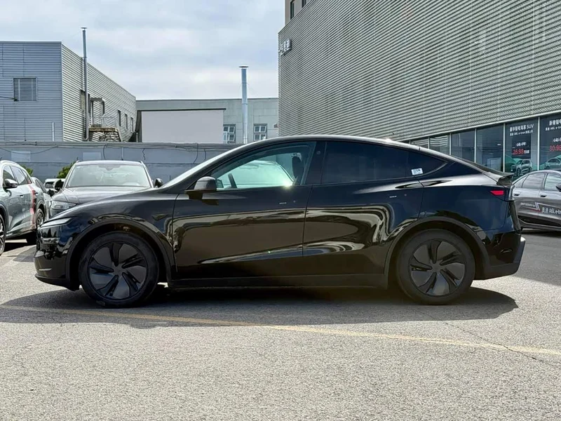 Tesla Model Y — фото 2