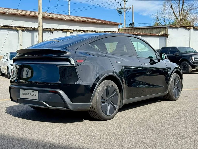 Tesla Model Y — фото 4