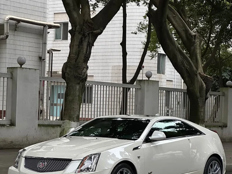 Cadillac CTS — фото 1