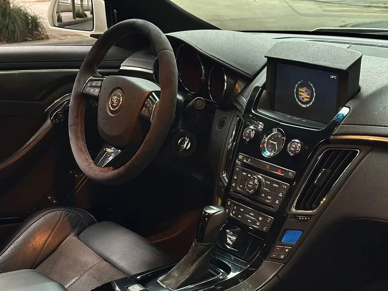 Cadillac CTS — фото 11
