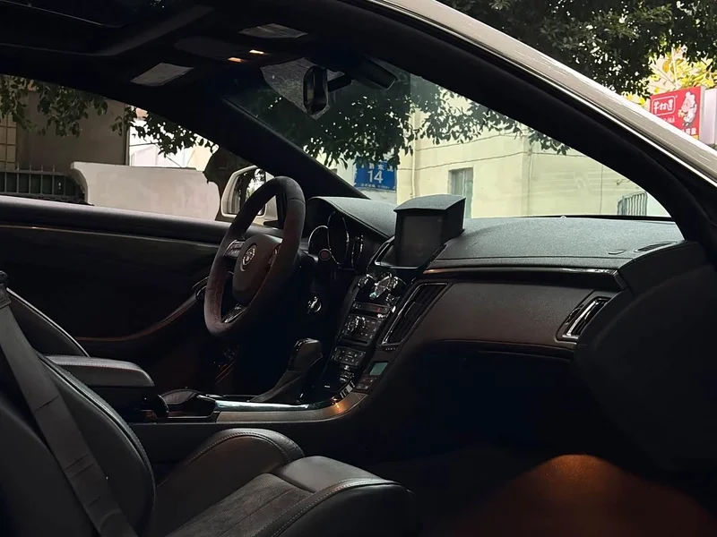 Cadillac CTS — фото 10