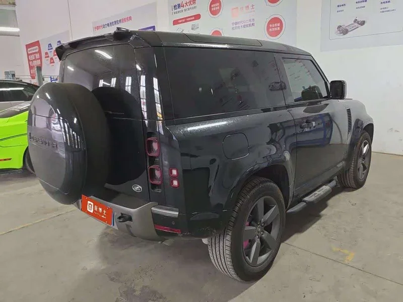 Land Rover Defender — фото 12