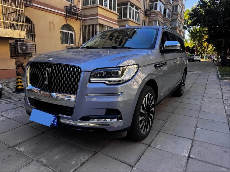 Lincoln Navigator — фото 1