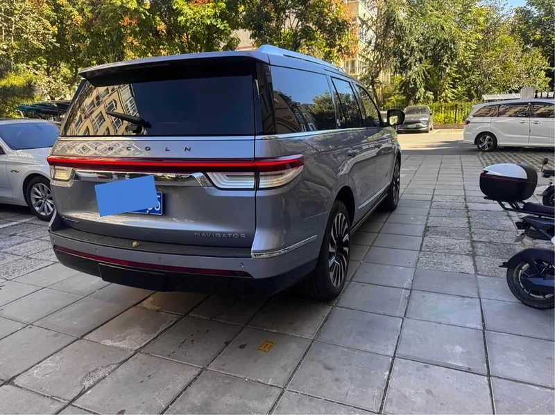 Lincoln Navigator — фото 11
