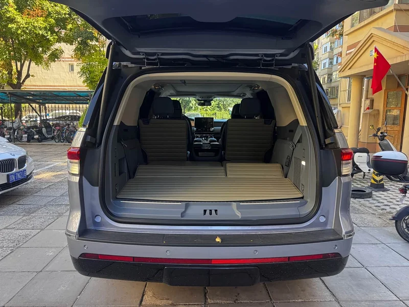 Lincoln Navigator — фото 13