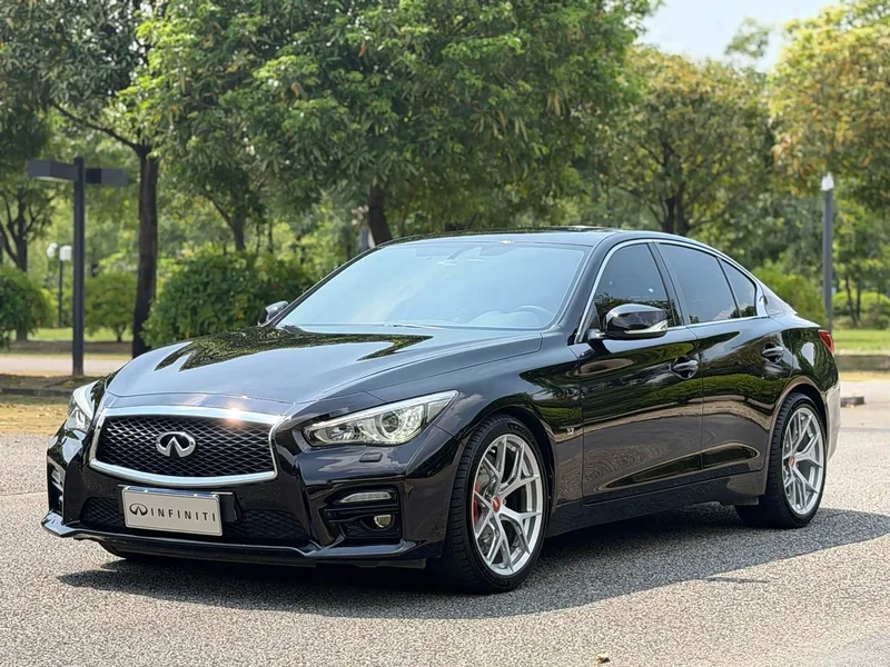 Infiniti Q50 — фото 1