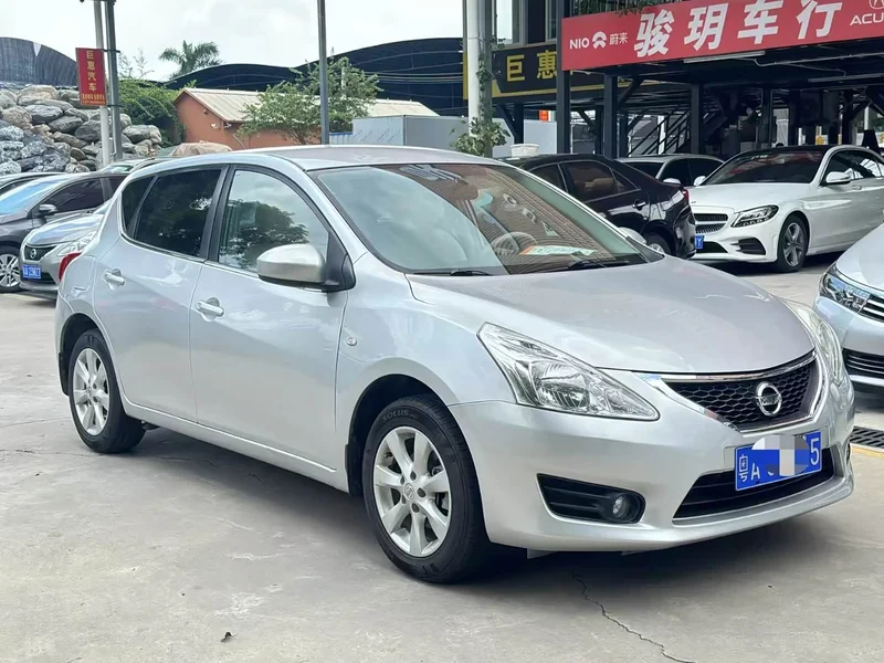 Nissan Tiida — фото 3