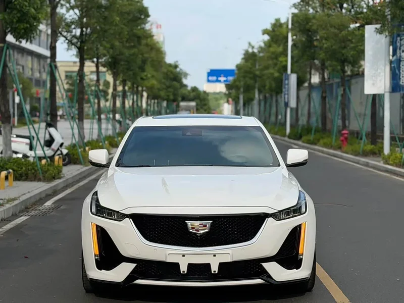 Cadillac CT5 — фото 2