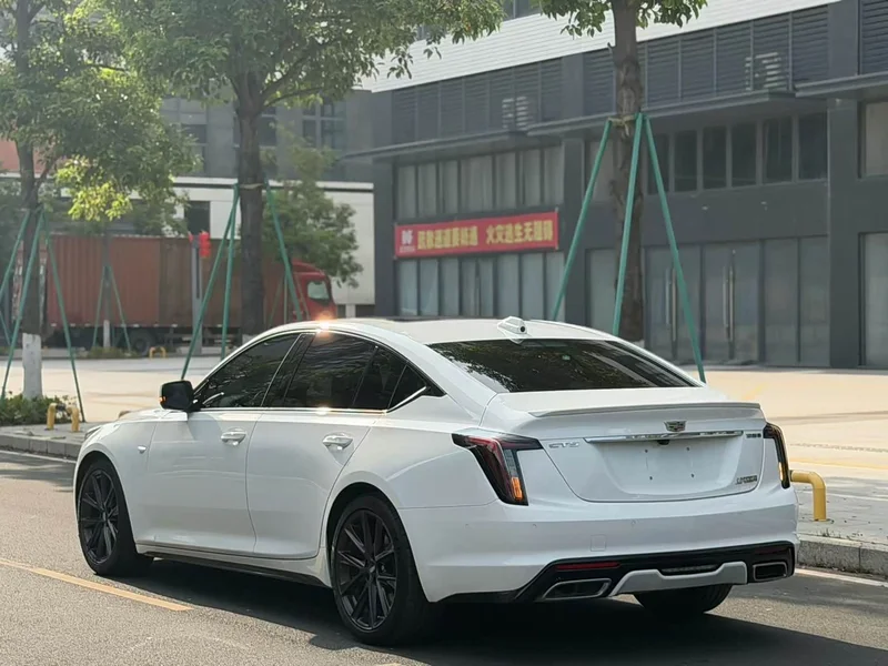 Cadillac CT5 — фото 7
