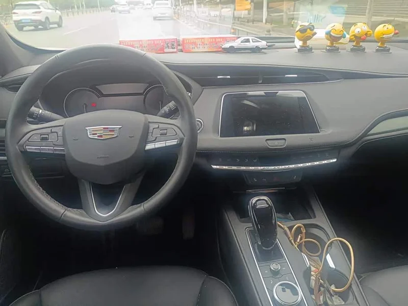 Cadillac XT4 — фото 12