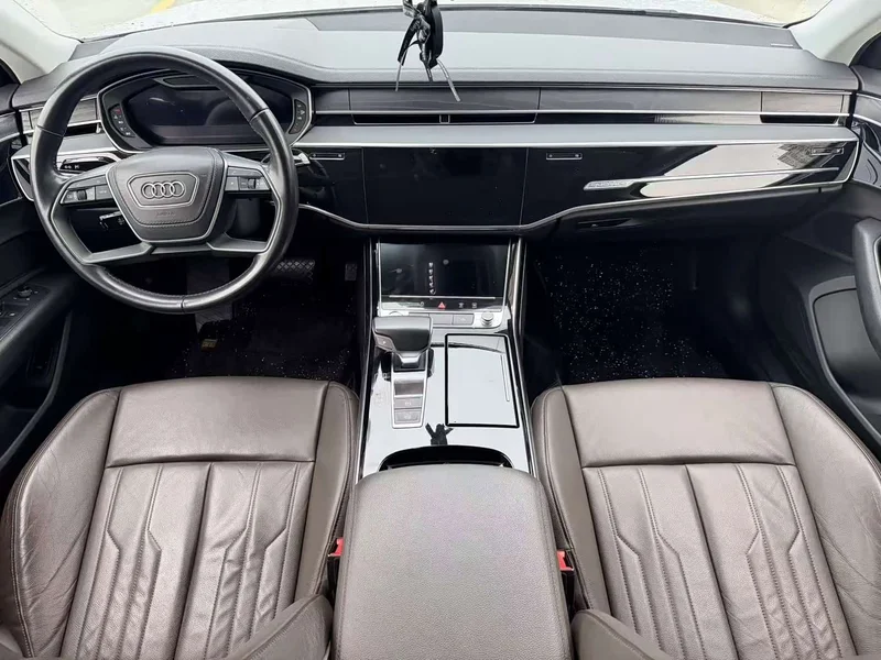 Audi A8 — фото 5