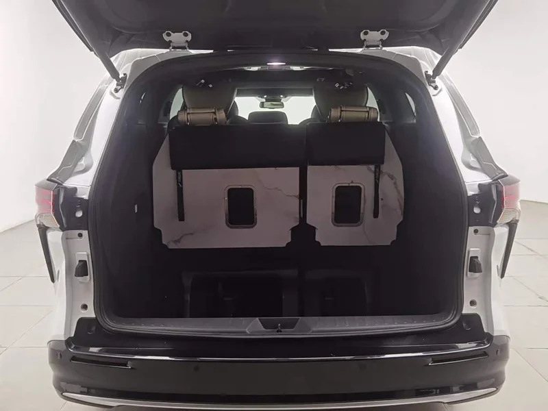 Toyota Sienna — фото 16