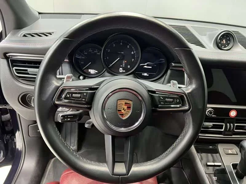 Porsche Macan — фото 10