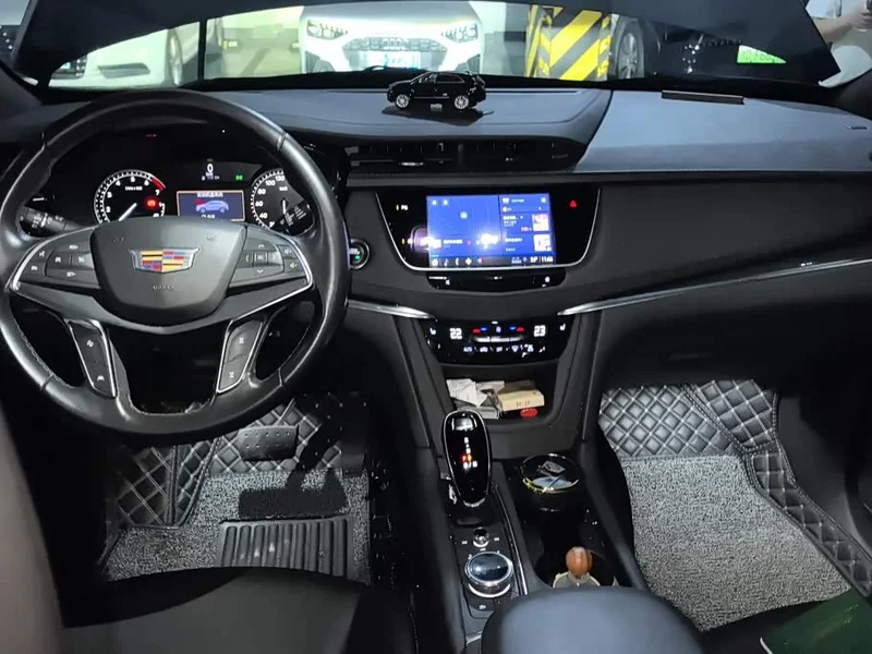 Cadillac XT5 — фото 12