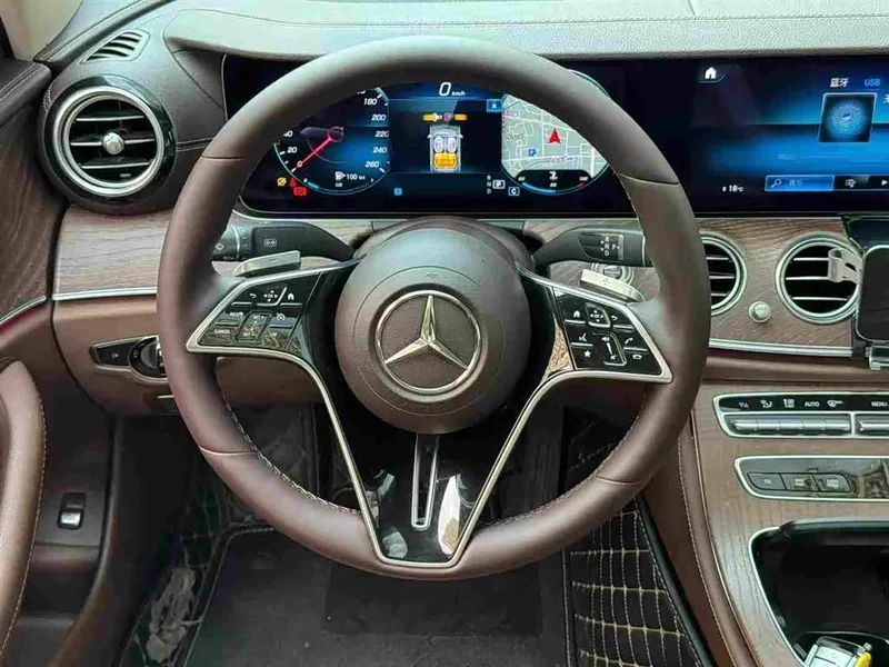 Mercedes-Benz E-Class — фото 6