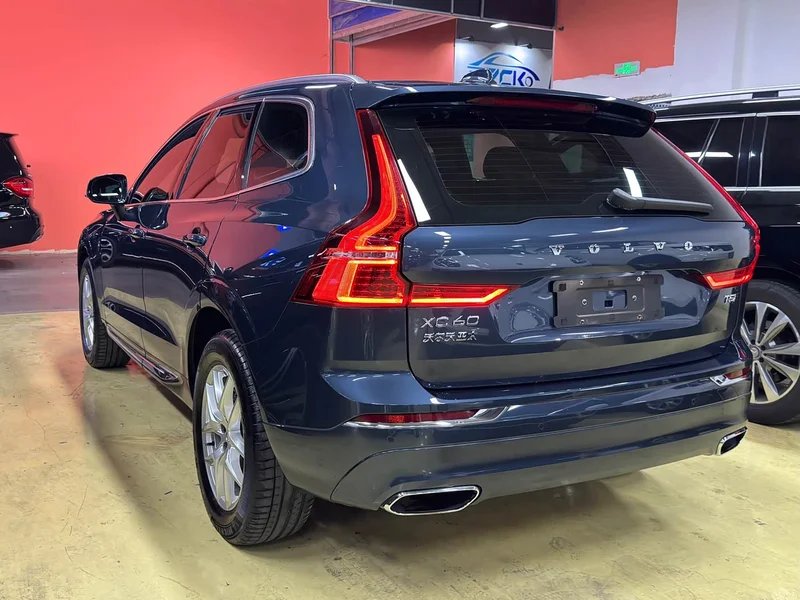 Volvo XC60 — фото 4