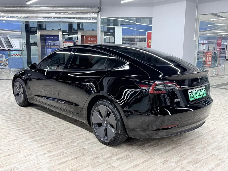 Tesla Model 3 — фото 3