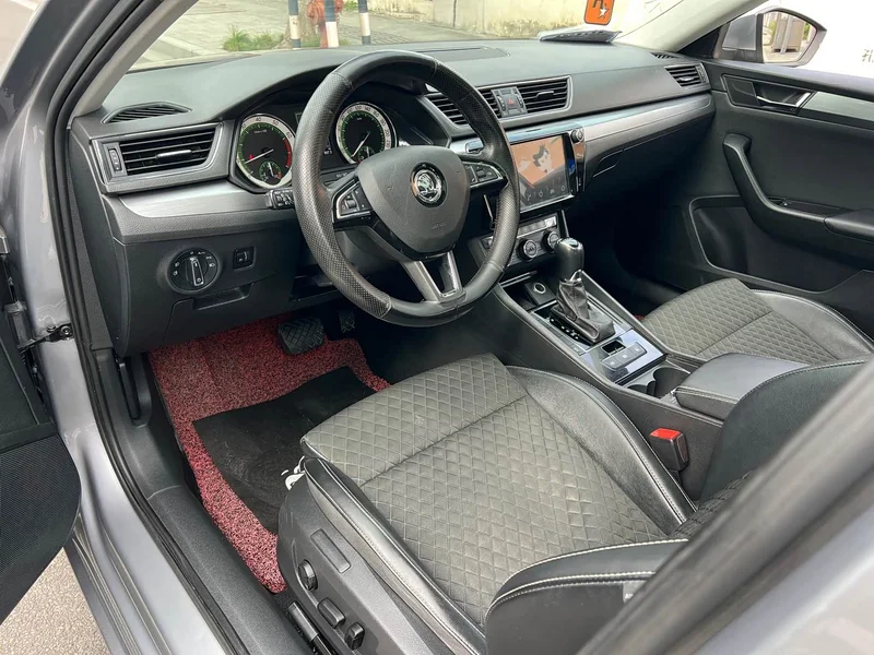 Skoda Superb — фото 6