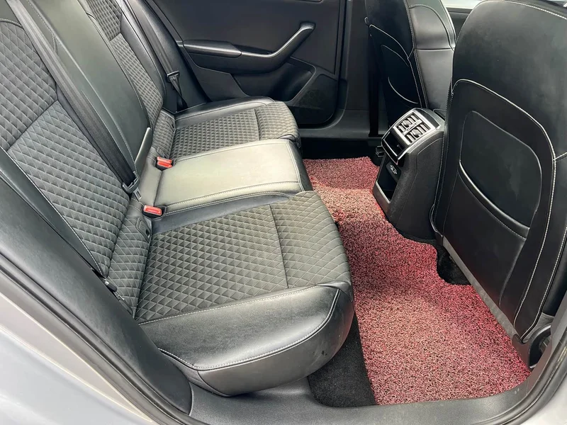 Skoda Superb — фото 10