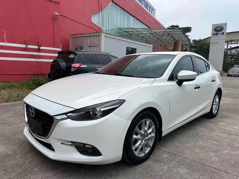 Mazda 3 Axela — фото 1