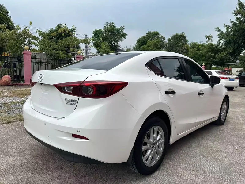 Mazda 3 Axela — фото 4