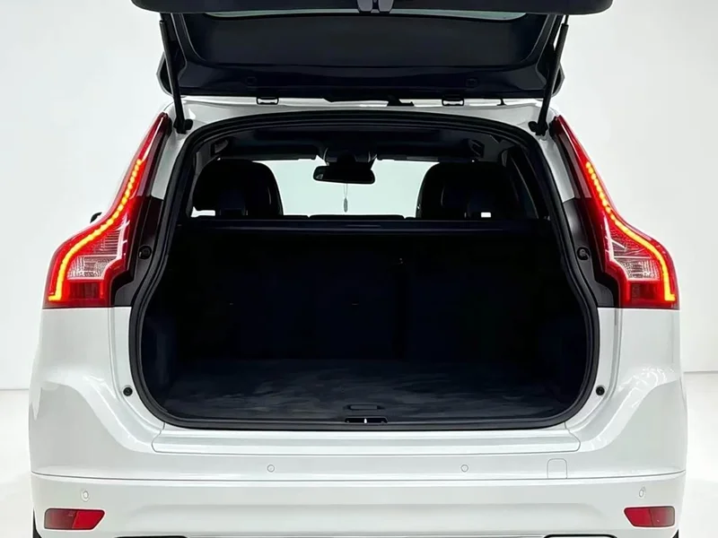 Volvo XC60 — фото 23
