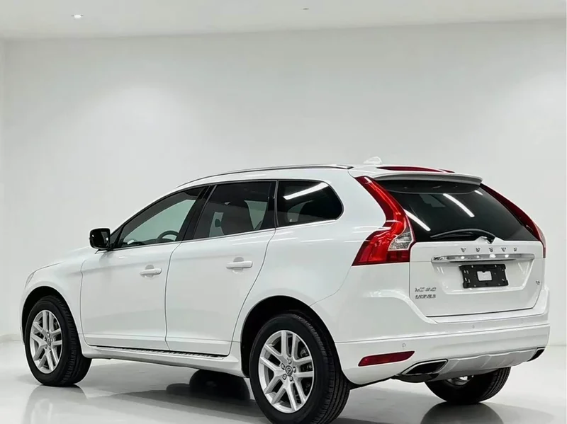 Volvo XC60 — фото 3