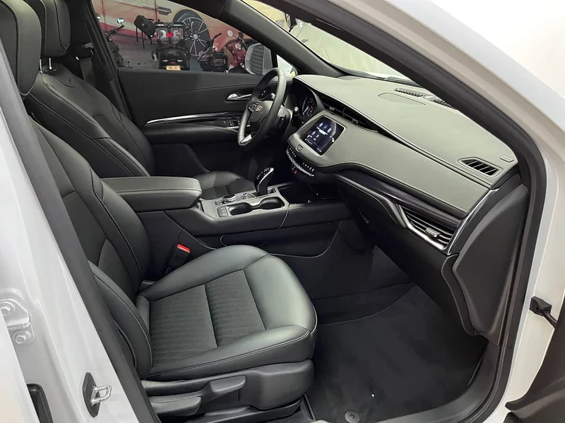 Cadillac XT4 — фото 12