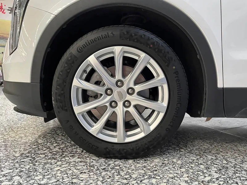Cadillac XT4 — фото 15