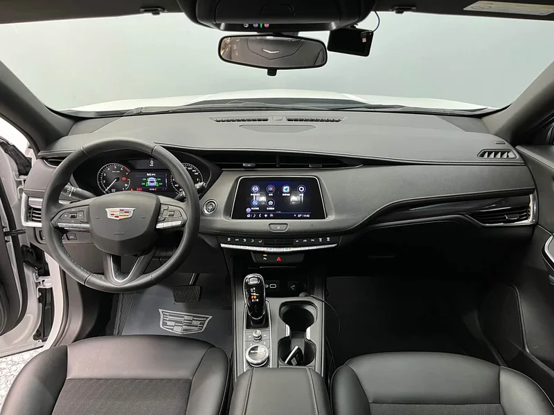 Cadillac XT4 — фото 10