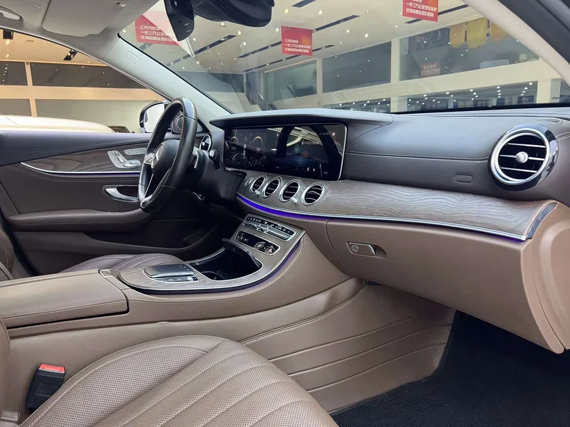 Mercedes-Benz E-Class — фото 16