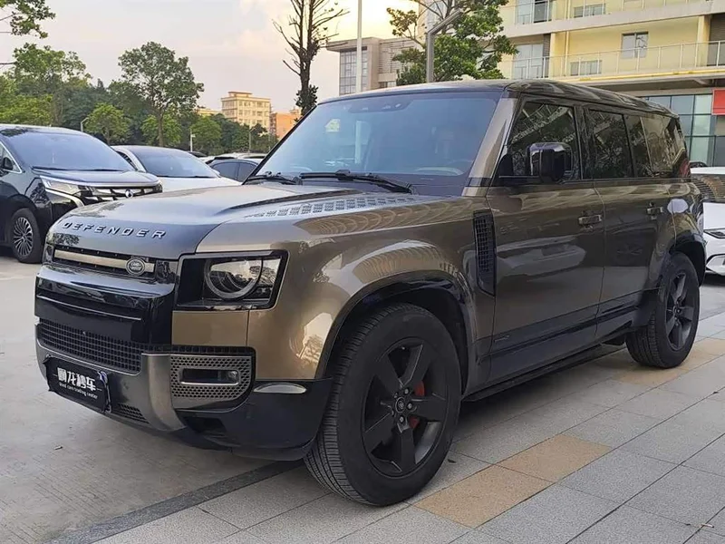 Land Rover Defender — фото 1