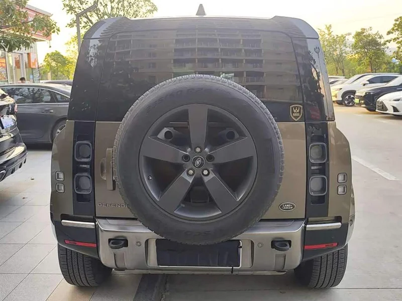 Land Rover Defender — фото 9