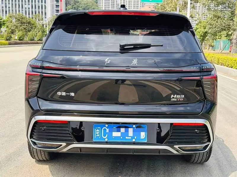 Hongqi HS3 — фото 5