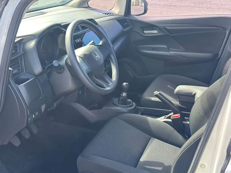 Honda Fit — фото 4