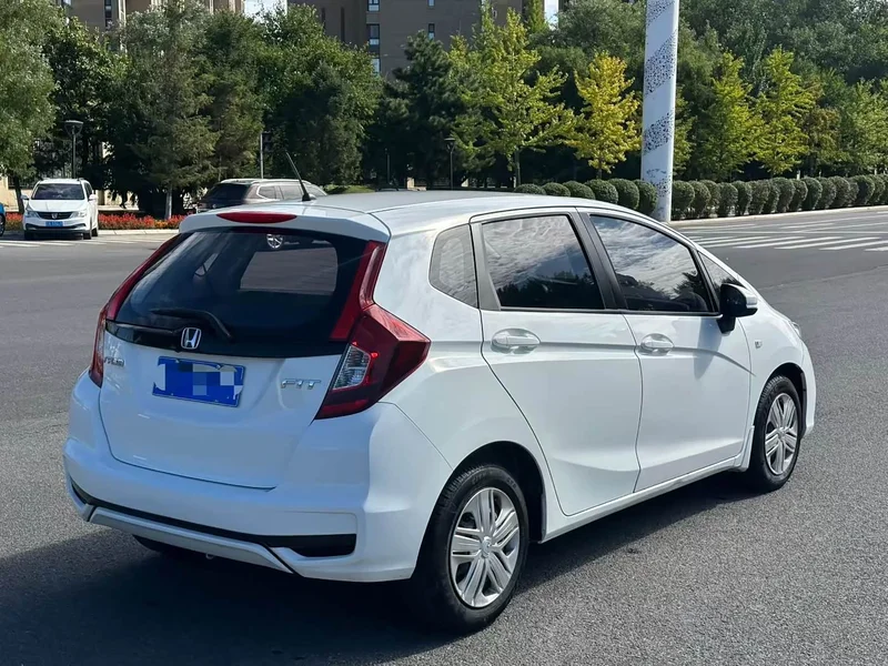 Honda Fit — фото 9