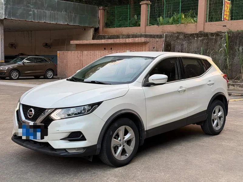 Nissan Qashqai — фото 1