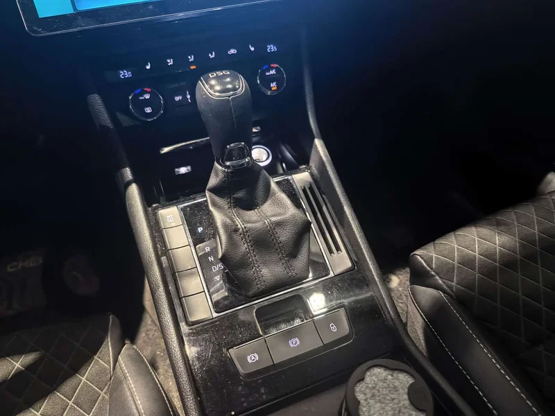 Skoda Superb — фото 9