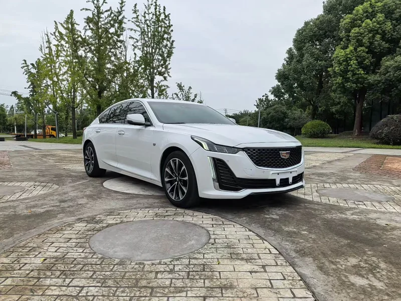 Cadillac CT5 — фото 1