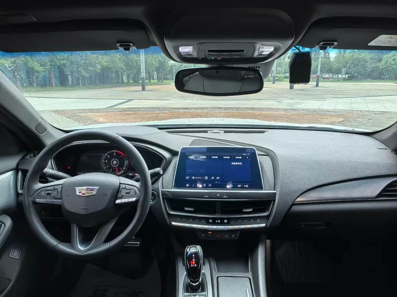 Cadillac CT5 — фото 6