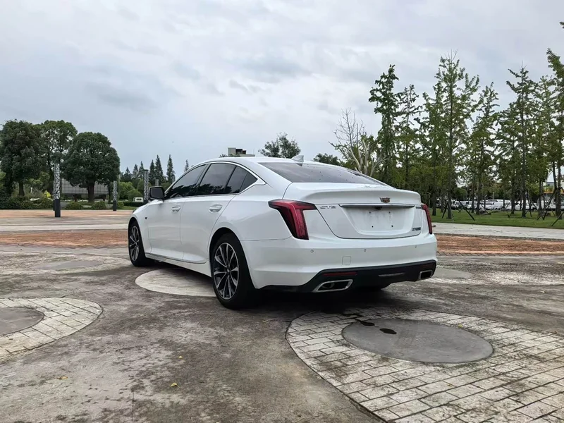 Cadillac CT5 — фото 7